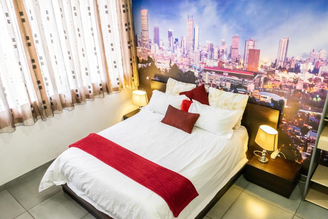 Stunning Maboneng Precinct Studio Apartment At 12 Decades Building Johannesburg Exteriör bild