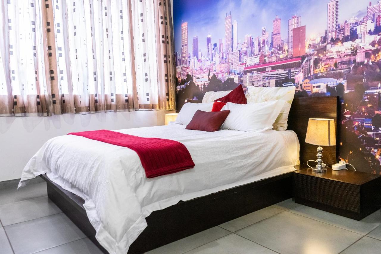 Stunning Maboneng Precinct Studio Apartment At 12 Decades Building Johannesburg Exteriör bild